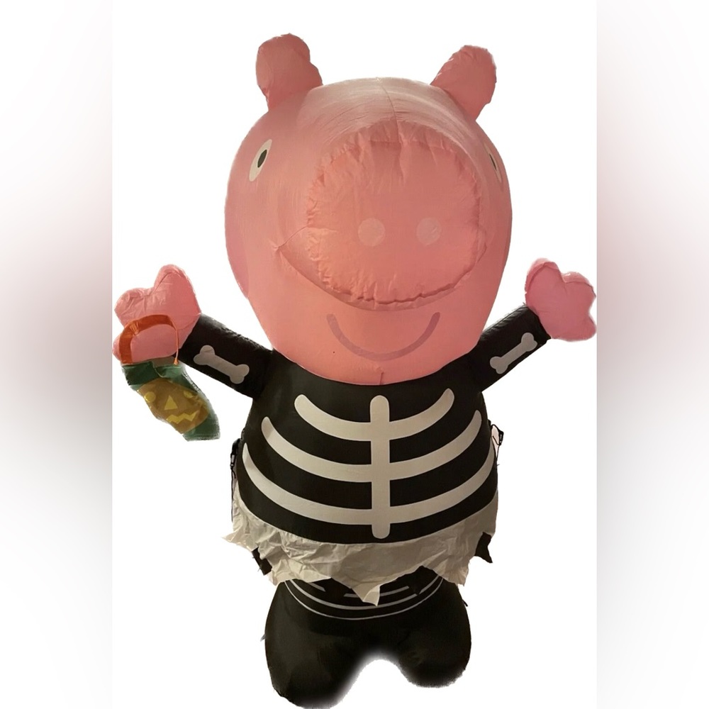 Peppa Pig Halloween Inflatable - Picture 2 of 4